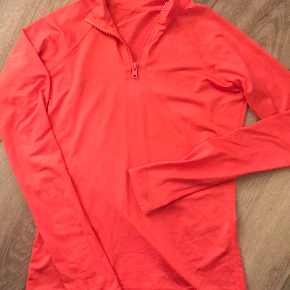 BRAND NEW billabong rashgaurd